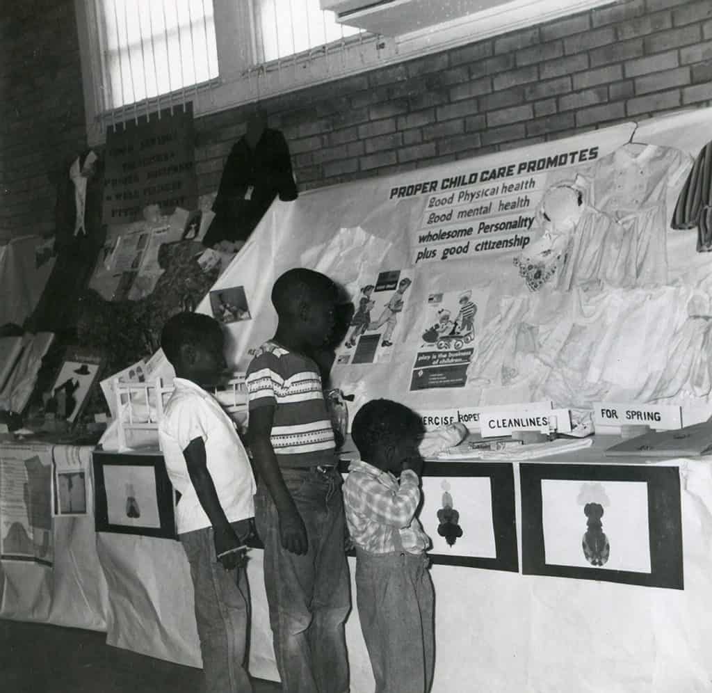 An exhibit on proper child care, 1960. - Photo No. AR2000.025 (278), Austin History Center, Austin Public Library