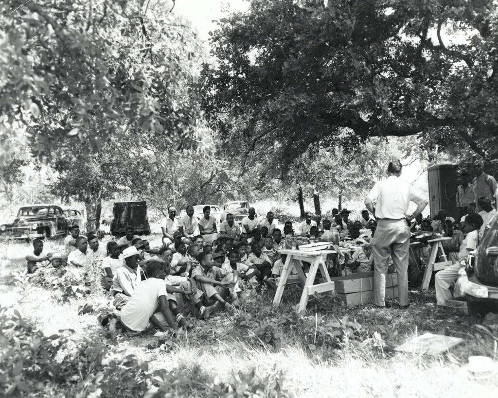Negro Extension Service demonstration, undated. -Photo No. AR 2002 025(137), Austin History Center, Austin Public Library